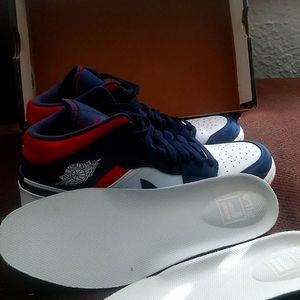 Nike Jordan's men 8 red white and. Blue